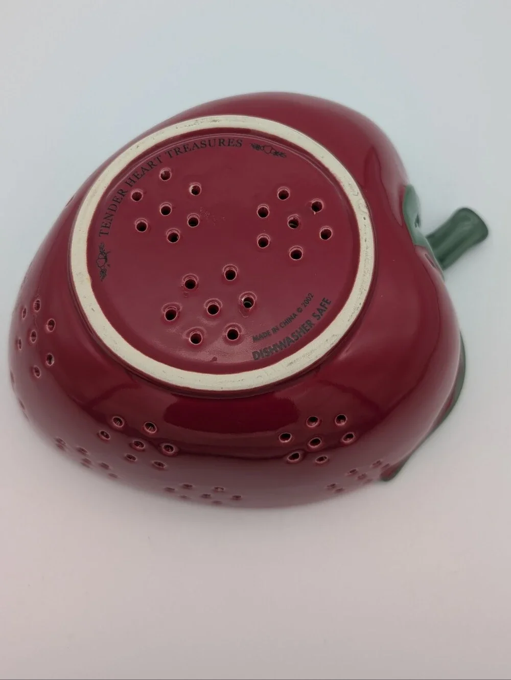 Vintage (2002) Tender Heart Treasures Ceramic Strawberry Colander/Strainer